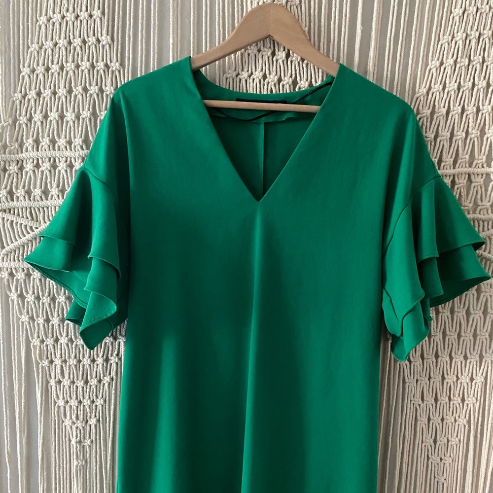 Gorgeous cocktail party dress.